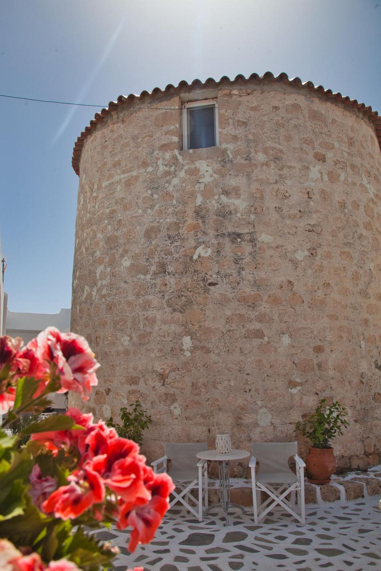 The Milos Megalochori  Exterior photo